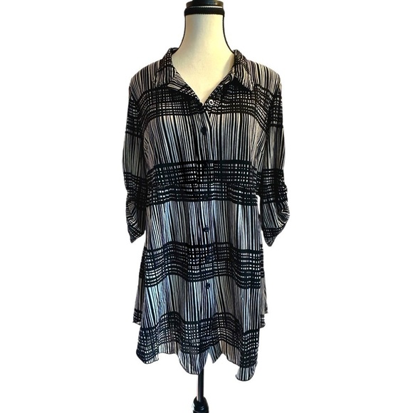 Women’s Striped Blouse - Size M - MINT CONDITION - Picture 3 of 5